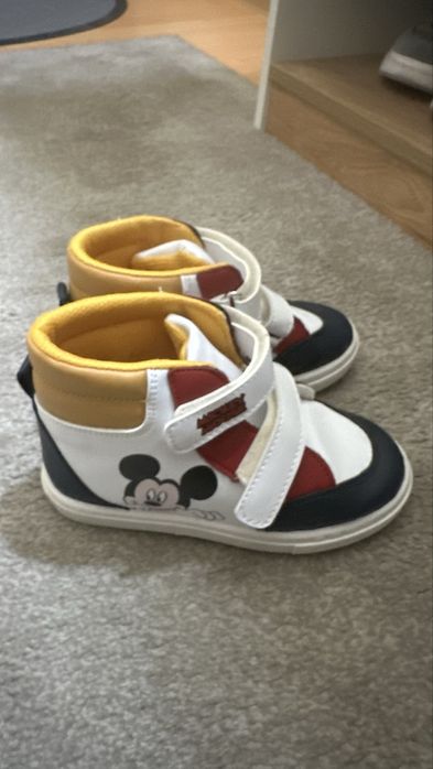 Детские кроссовки Disney