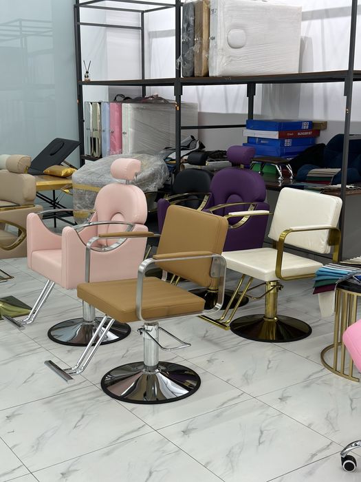Парикмахерское кресло в наличии