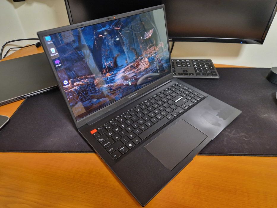 Laptop ASUS VivoBook S 15, AMD Ryzen 9 6900HX, OLED 120 Hz, 16GB RAM