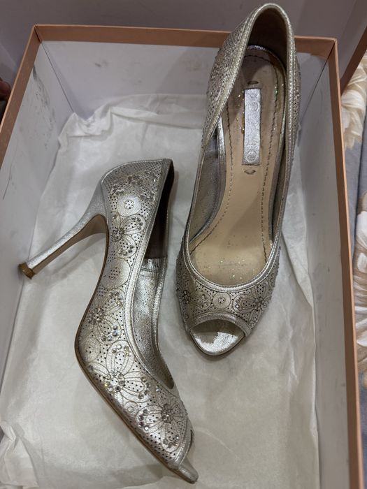 Туфли и босоножки бренда нурсач, полетто