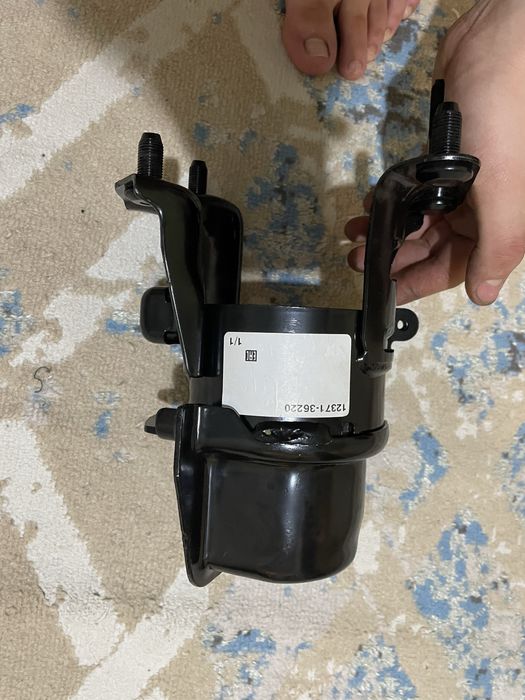 Опора двигателя камри 70-75 НОВАЯ