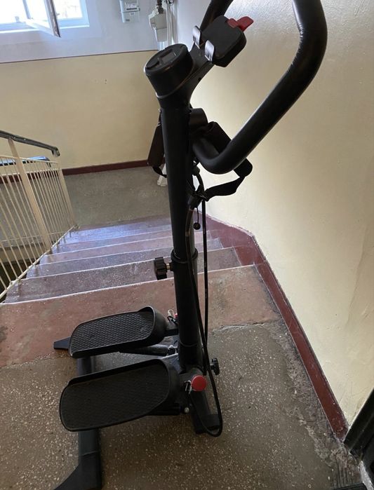stepper fitness cu ghidon și afișaj digital,