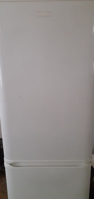 Холодильник Бирюса