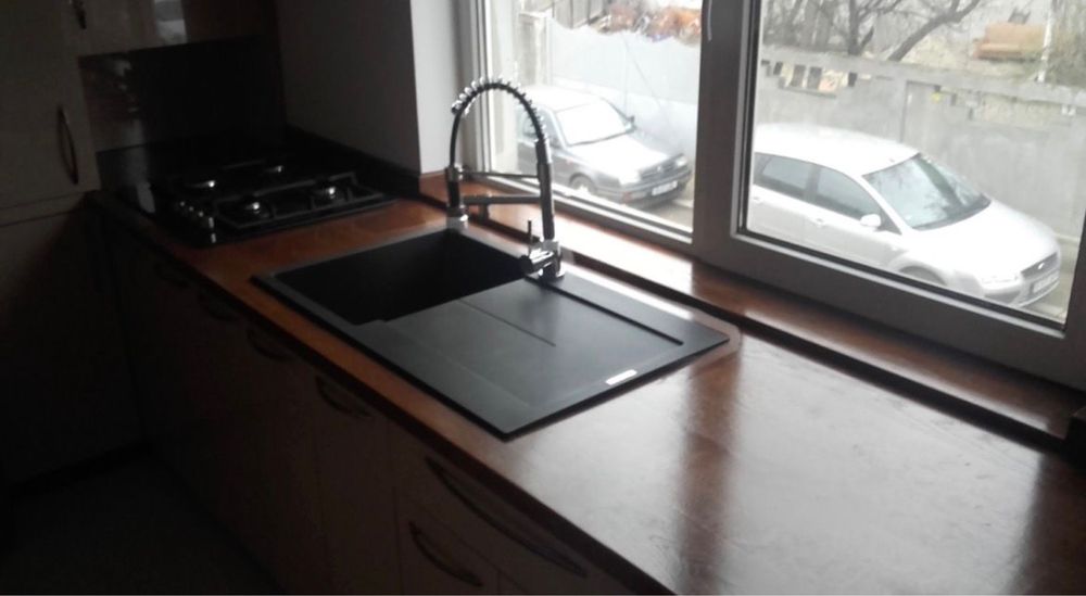 Vand Bucatarie facuta pe comanda cu insula