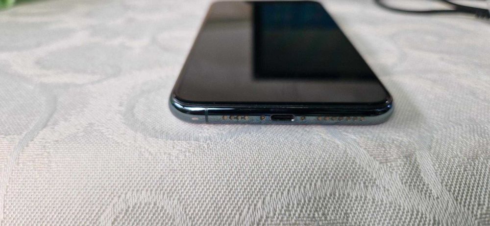 Iphone 11 Pro Max 256GB  батерия на 76%