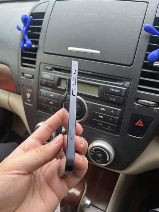 Продам Айфон 12мини 64ГБ 72%емкость