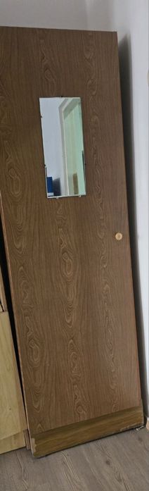 Продаю  мебель  б/у, ( столы офисные, стулья) б/у