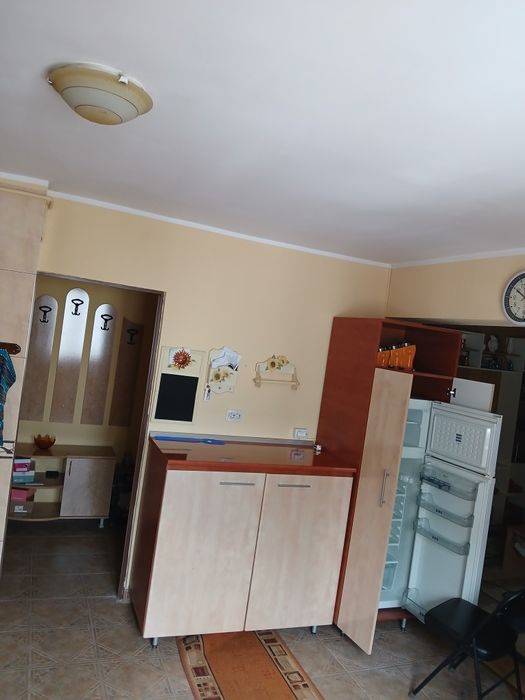 Vând ap 2 camere complet mobilat .URGENT !