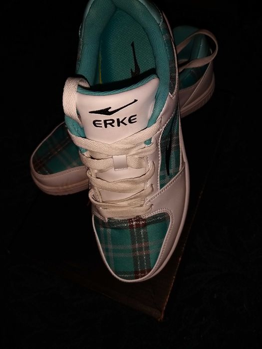 Кроссовки женские "ERKE"