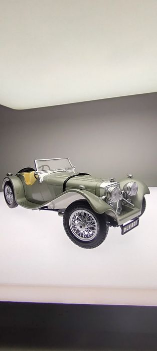 Macheta Jaguar SS100 scala 1 18 Bburago