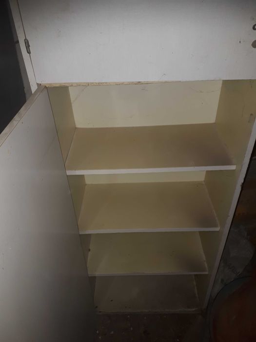 Продам шкаф пенал