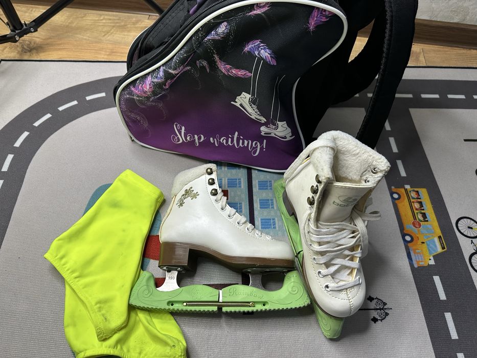 Продам профессиональные  коньки