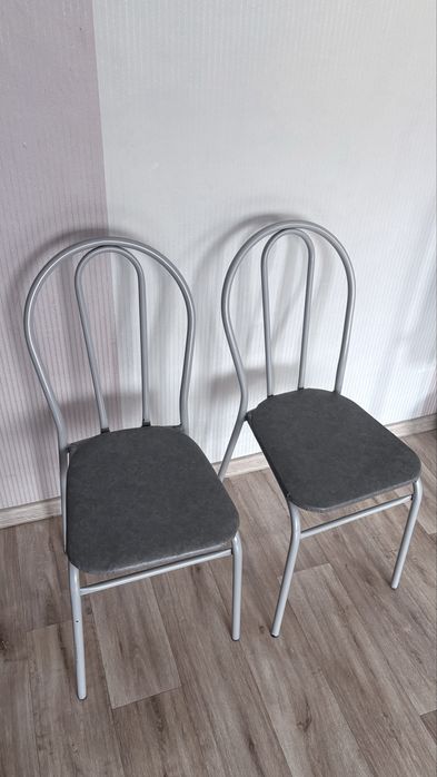 Продам 2 стула .