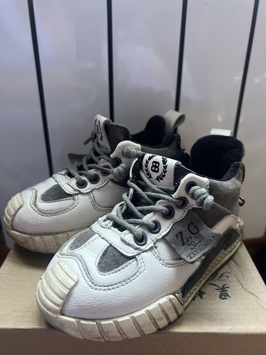 Продам детскую обувь