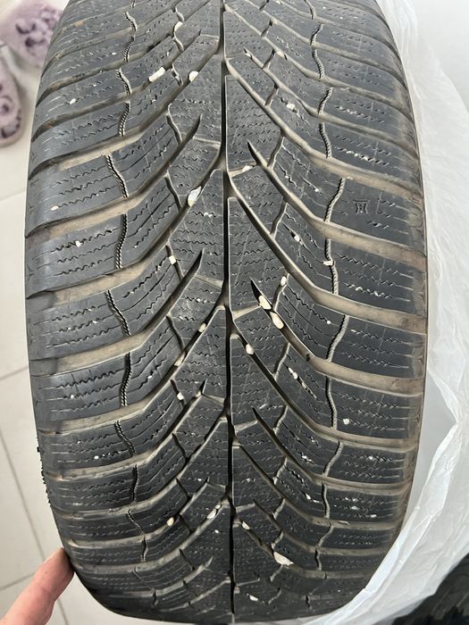 225/45/18 Kumho Wintercraft Wp5