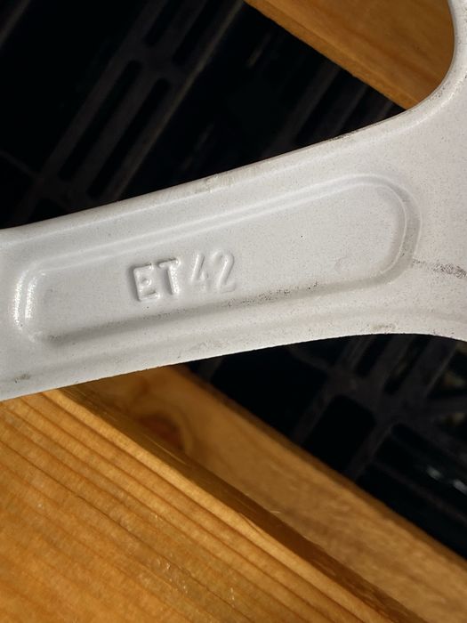 17 цола 5 х 108 мм Пежо  Peugeot 308 , 3008 , 4008 , Форд  Ситроен