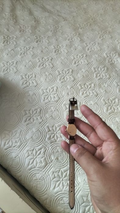 Алтын сагат сатылады