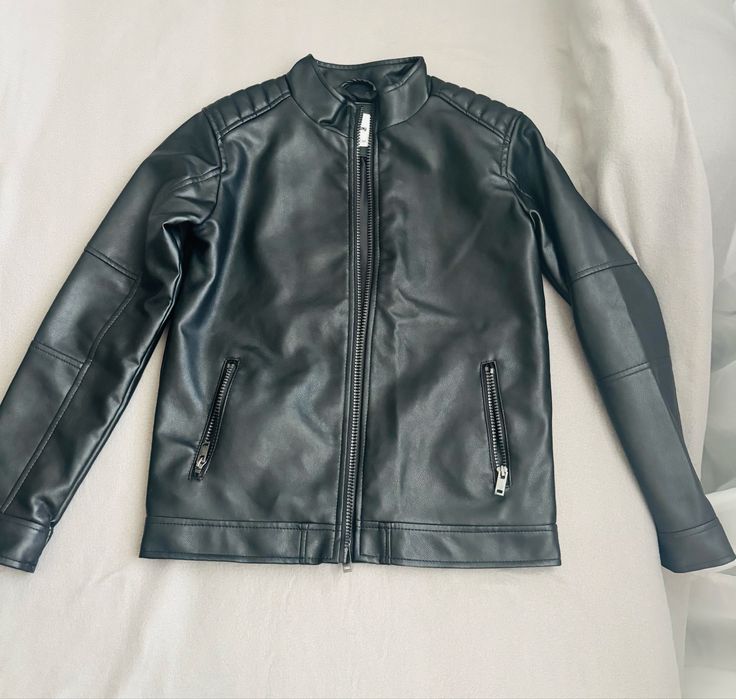 Черно кожено яке момчета