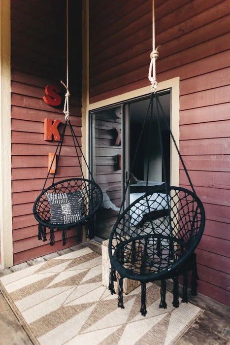 Градинска люлка бяла или черна