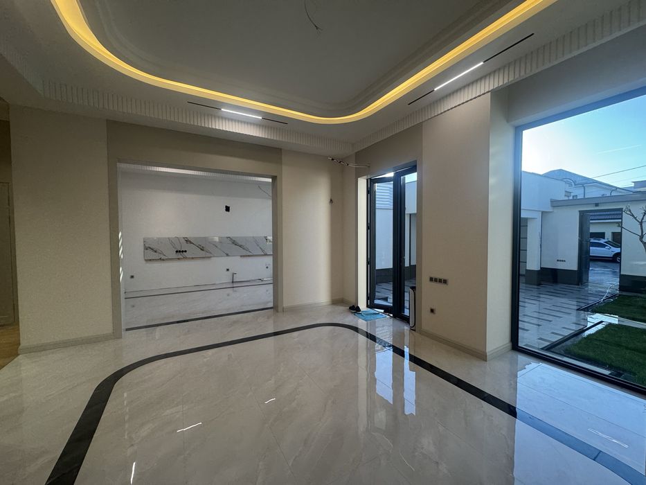 Продаётся Hi-Tech дом.