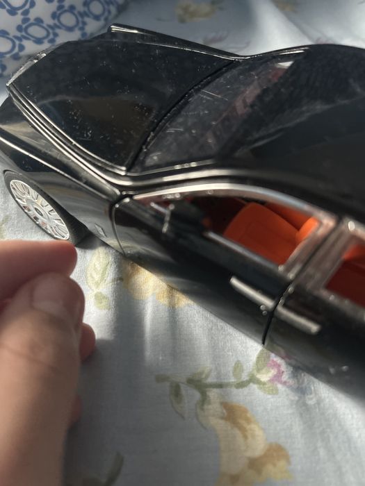 Masina de jucarie rolls royce scara 1/24