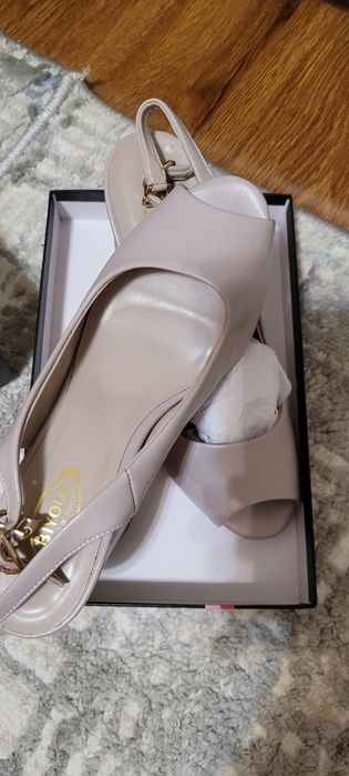 Продам обувь по низкой цене срочно!Arzon narxlarda sotiladi