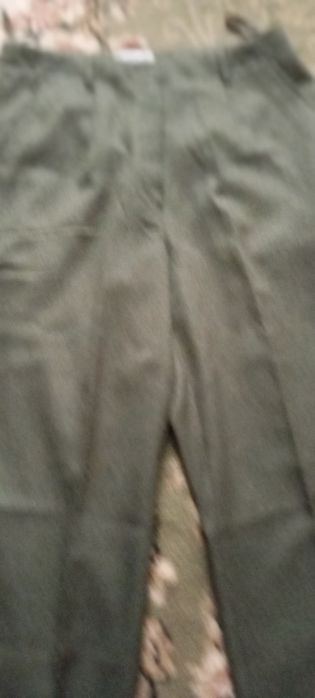 Pantaloni dama din stofa de lână