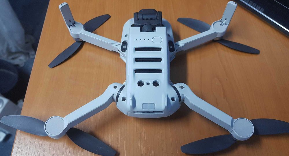 Drona DJI Mini4K folosita ocazional