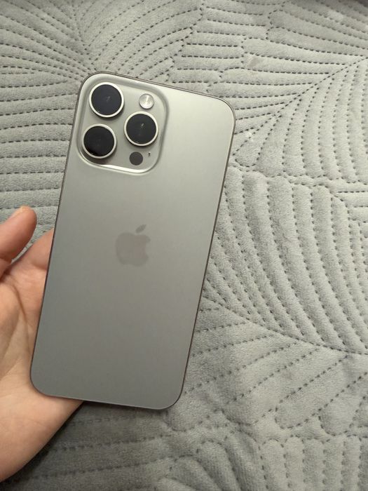 Продам Айфон 15 про макс 1 терабайт