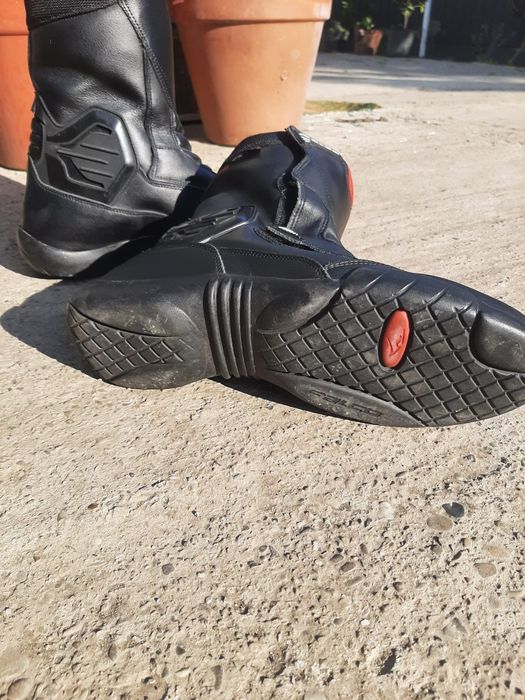 Papuci Moto.....