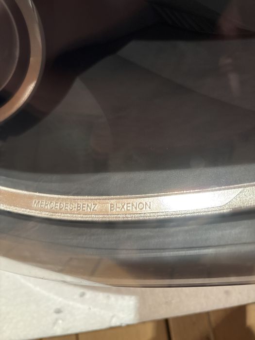 Десен фар Mercedes B-Class