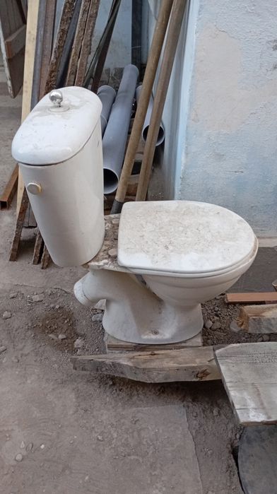 Унитаз белый  бу