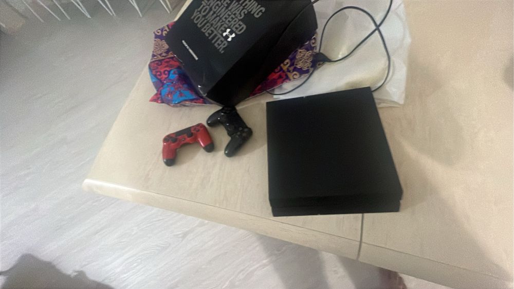 обменяю пс4 1терабайт на фикс