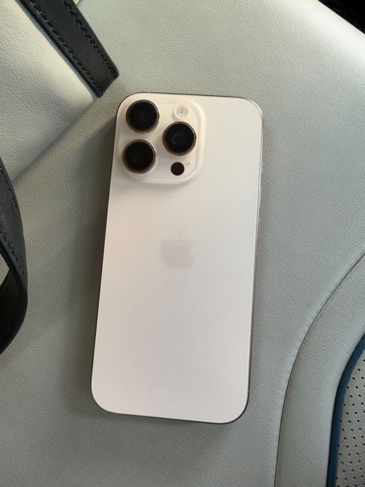 Продам Iphone 16 pro