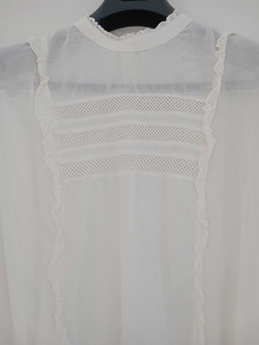 Bluza volane si nasturi spate