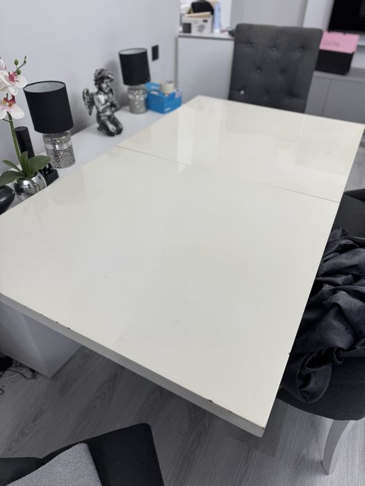 Masă extensibilă + 4 scaune Naturlich