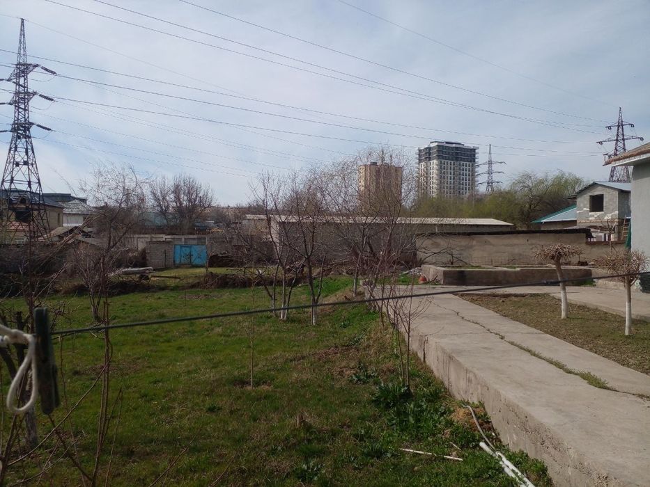 Срочна ховли уй сотилади 13 сотик ремонтлари бор манзил химпром кипчок