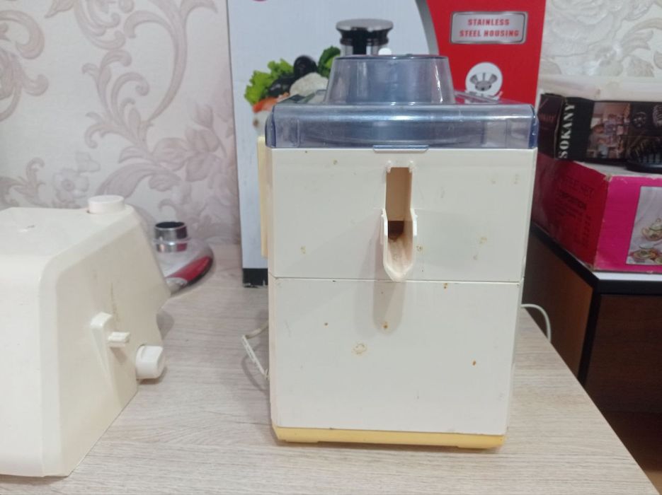 Продам кухонный комбайн в хорошем состоянии