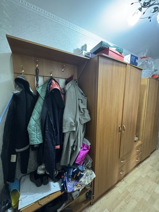 Продам шкаф и прихожую
