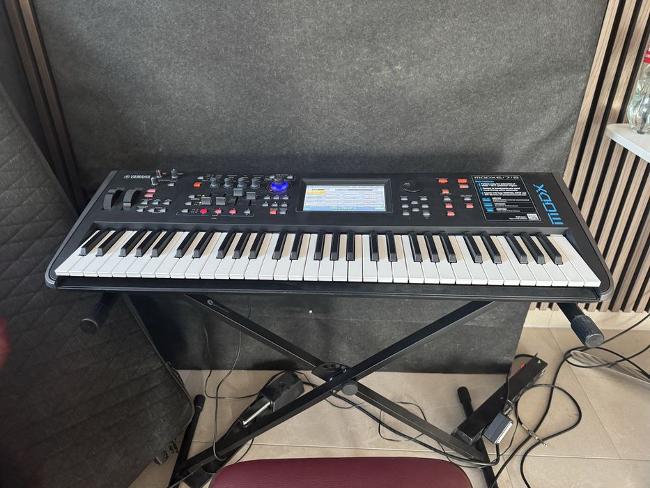 Orga/ pian/ synth Yamaha modx6 + stativ + cabluri cadou