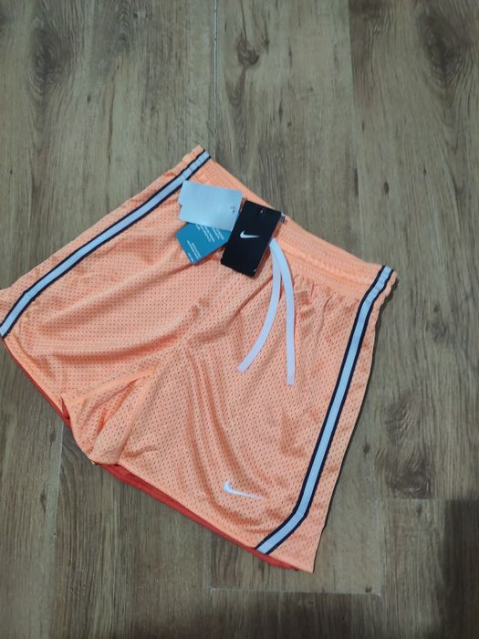Pantaloni scurți de damă Nike mărimea XS