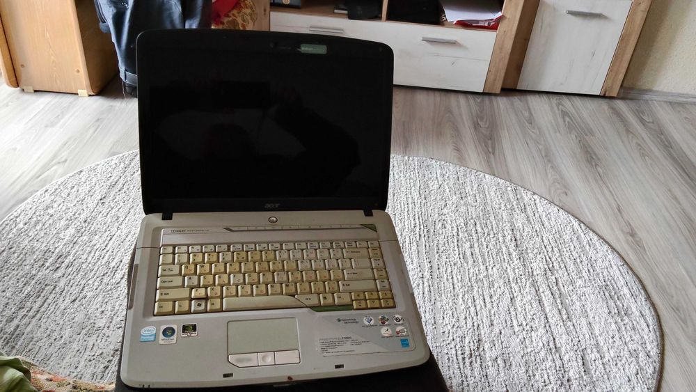 Laptopuri foarte vechi (Dell, Acer)