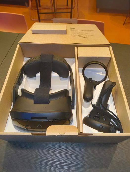 4x Casti VR HTC VIVE Focus Vision (Commercial Edition)