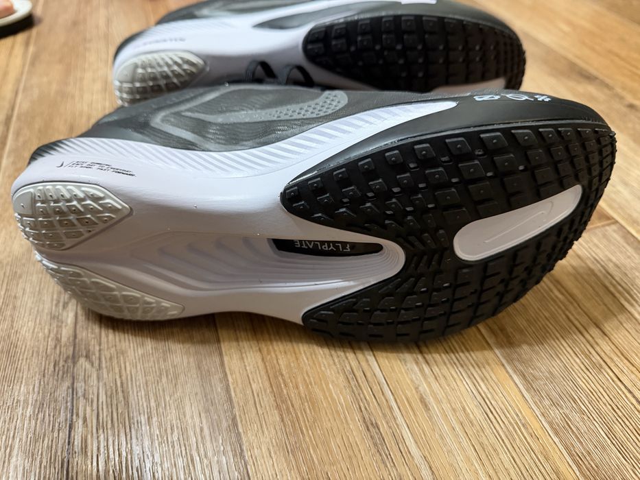 Продам кроссовки найк Nike