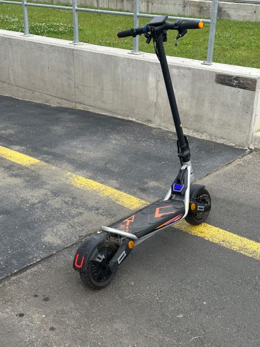 Trotineta kukirin A1