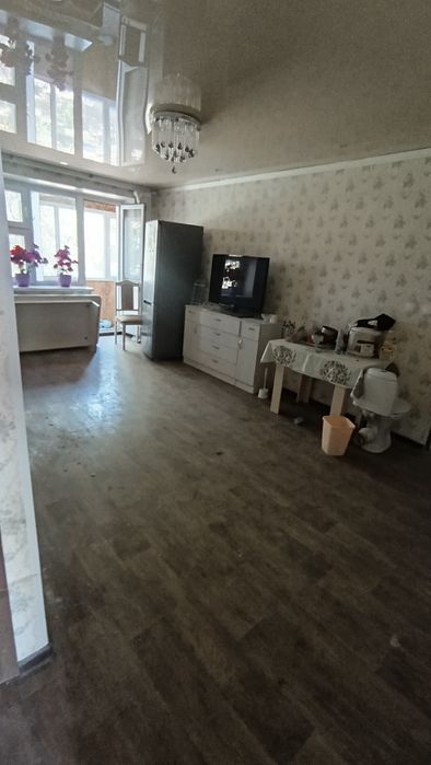 3бөлмелі квартира сатылады.