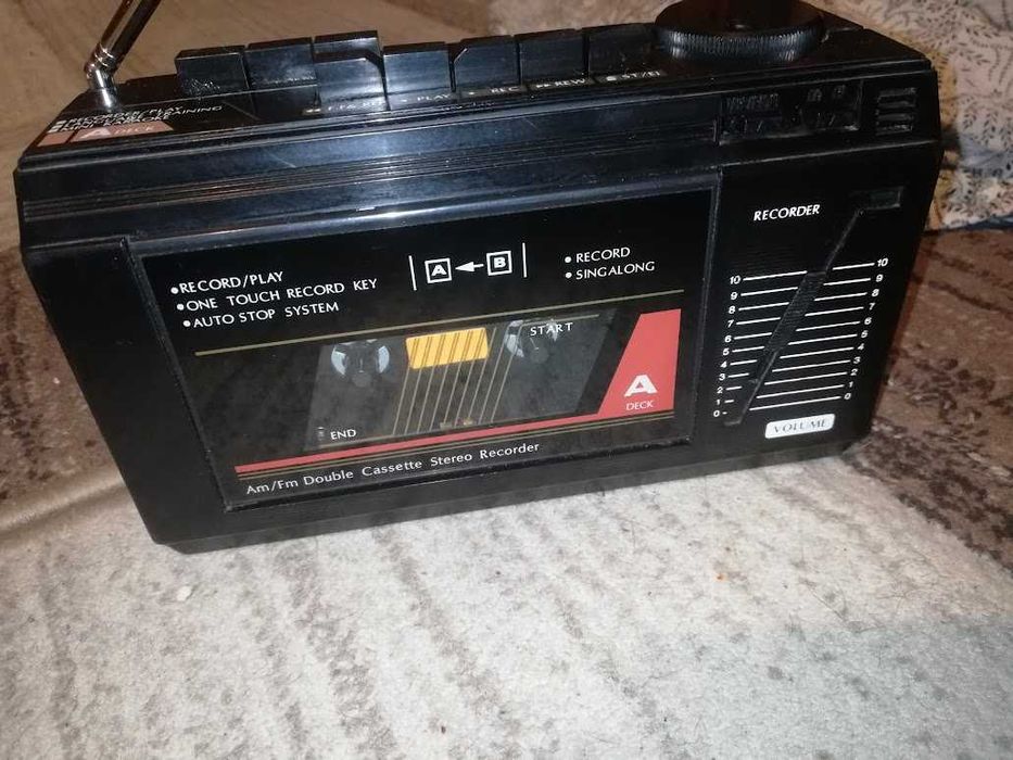 Vand o piesa de colectie,dublu radiocasetofon,foarte rar,Walkman