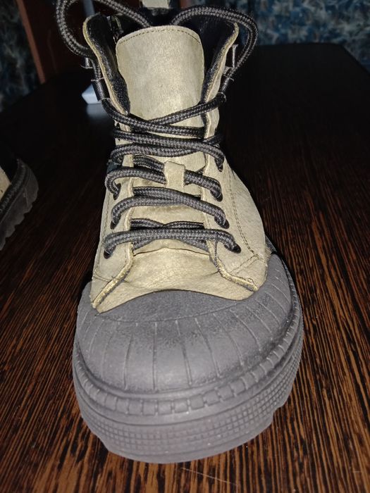 Продам обувь осеннюю на мальчика