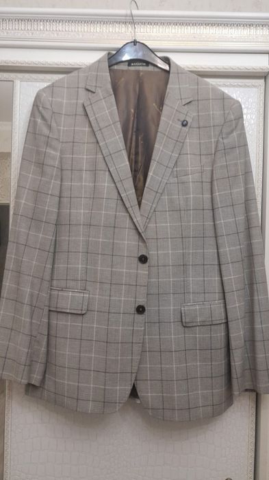 Продаются мужские пиджаки