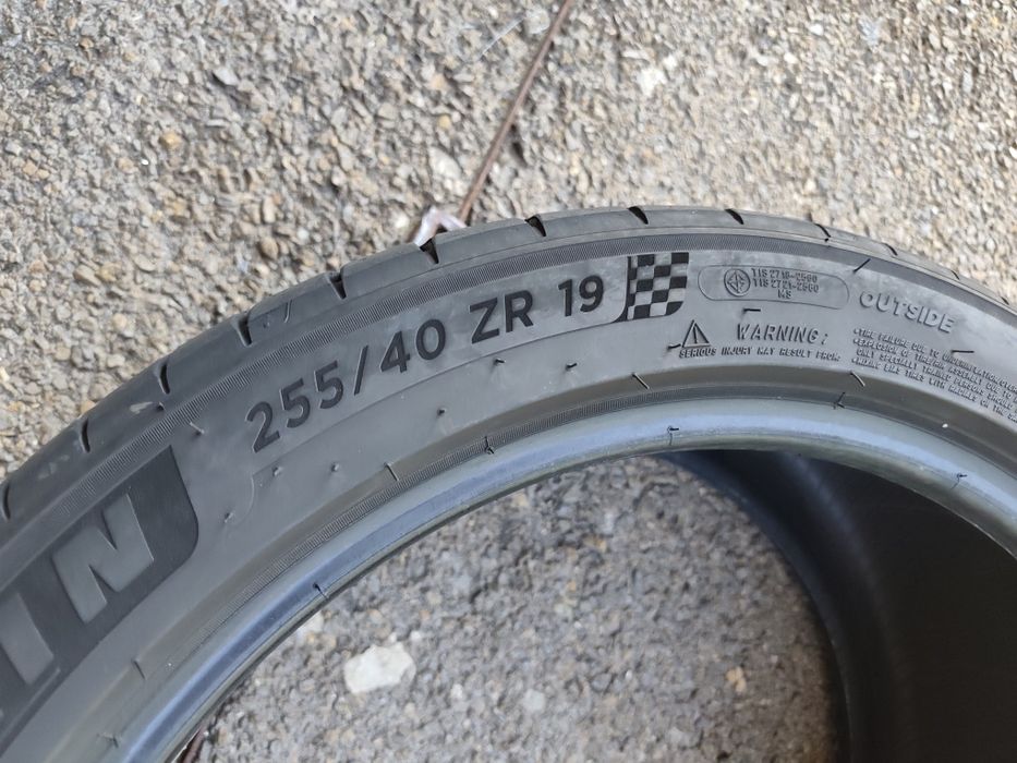 255/40/19" 1брой Michelin pilot sport 4s,dot0625,7mm